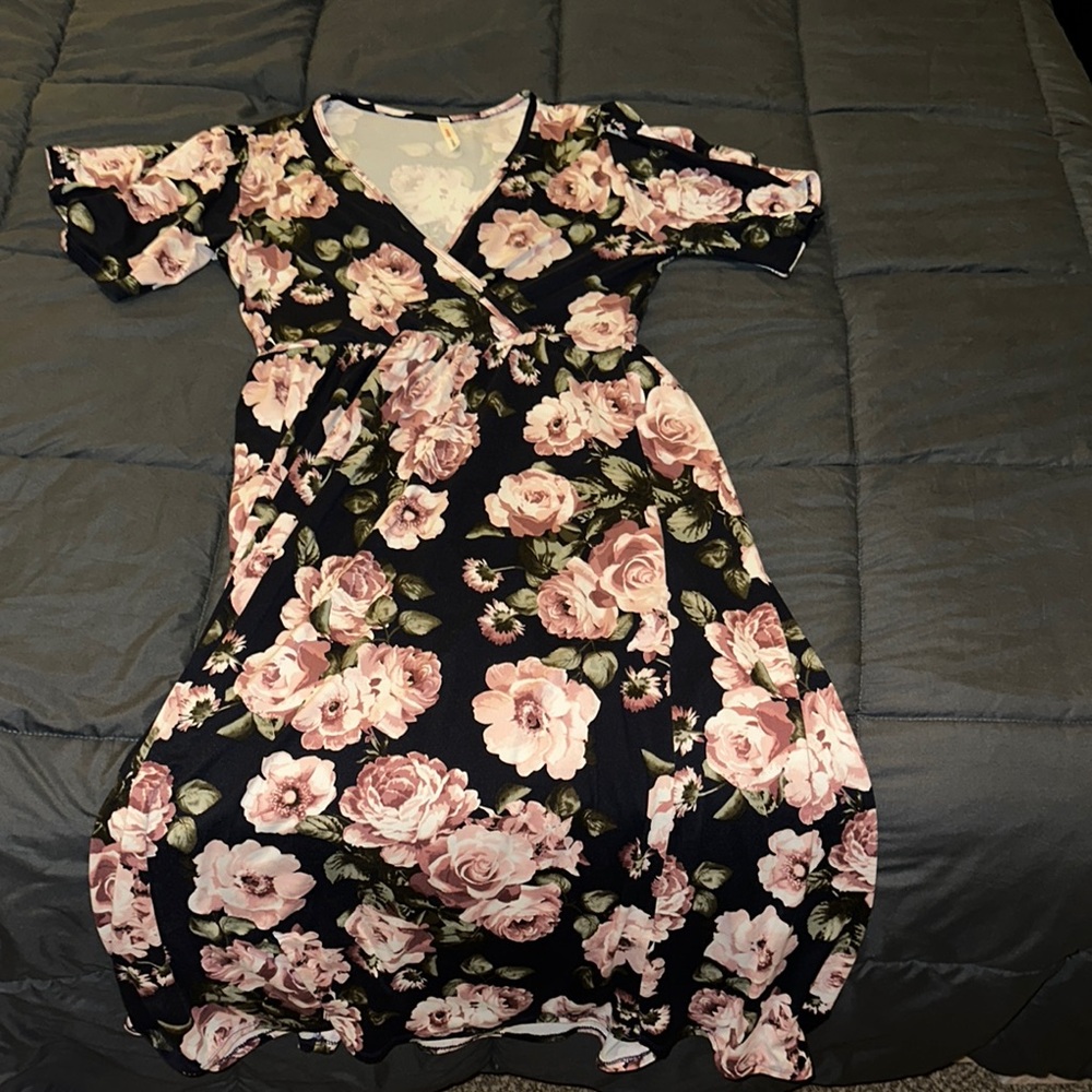 Stunning Navy Floral Dress with Pink‎ Roses